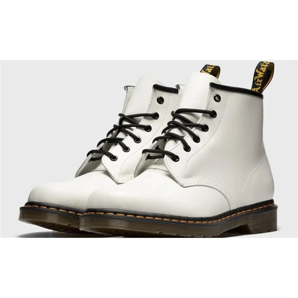 Dr. Martens AirWair Bouncing Soles White Smooth Leather Ankle Boots 8 US / 39 E